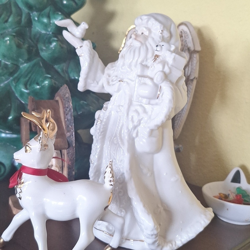 Vintage White Santa Claus with Gift Figurine